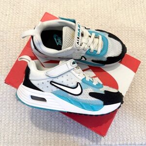 Nike Kids Sneakers - White, Black, and Blue